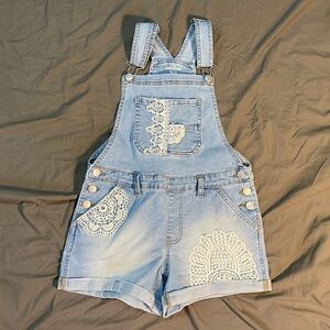 Little Girls Jordache Crochet Doily Cuffed Denim Shortalls Size Medium 7/8